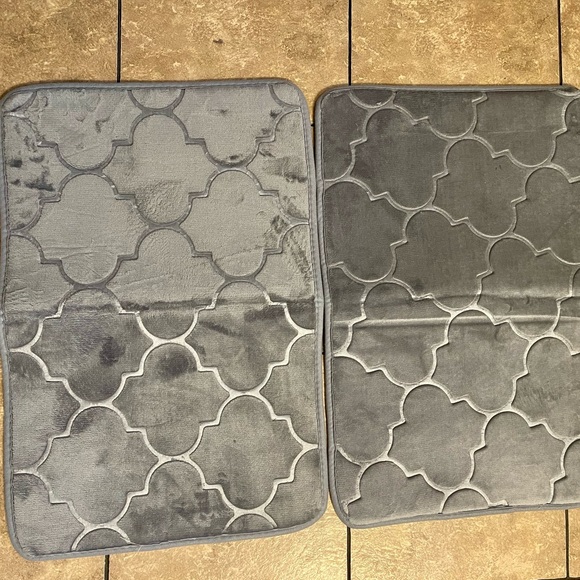Gray Bath Mat Set - Picture 3 of 5